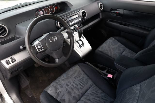 Used 2011 Scion xB FWD image 6