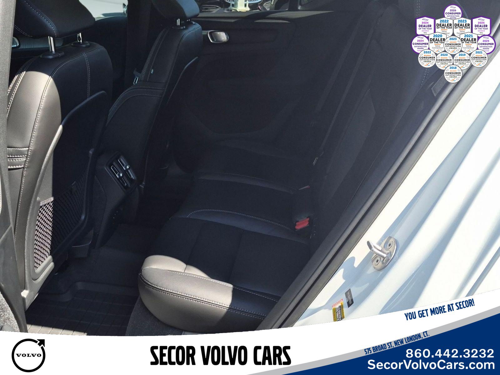 Certified 2023 Volvo XC40 B5 Plus w/ Protection Package Premier AWD/4WD image 16