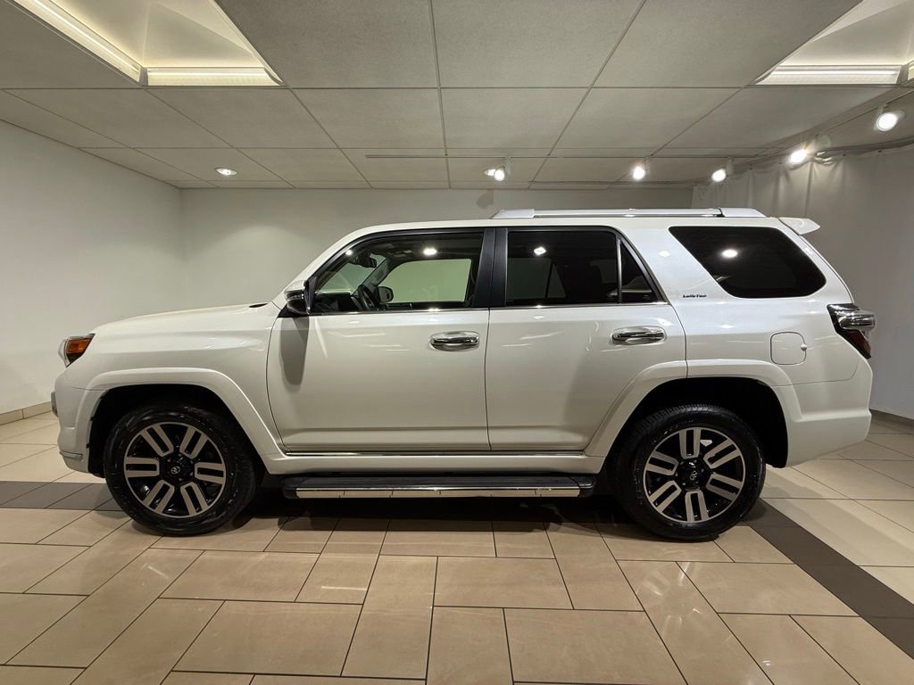 Certified 2022 Toyota 4Runner Limited AWD/4WD image 2