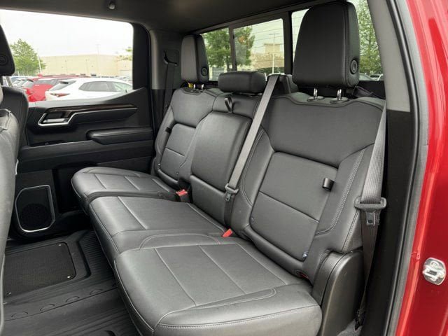 Used 2025 Chevrolet Silverado 1500 RST AWD/4WD image 29