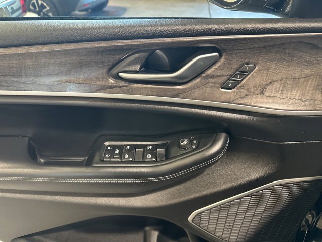 Used 2022 Jeep Grand Cherokee L Limited image 11