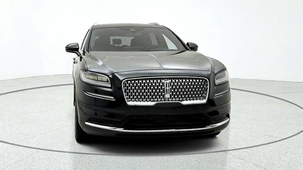 Used 2023 Lincoln Nautilus Reserve AWD/4WD image 2