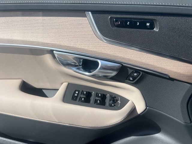 New 2026 Volvo XC90 T8 Plus w/ Protection Package AWD/4WD image 21