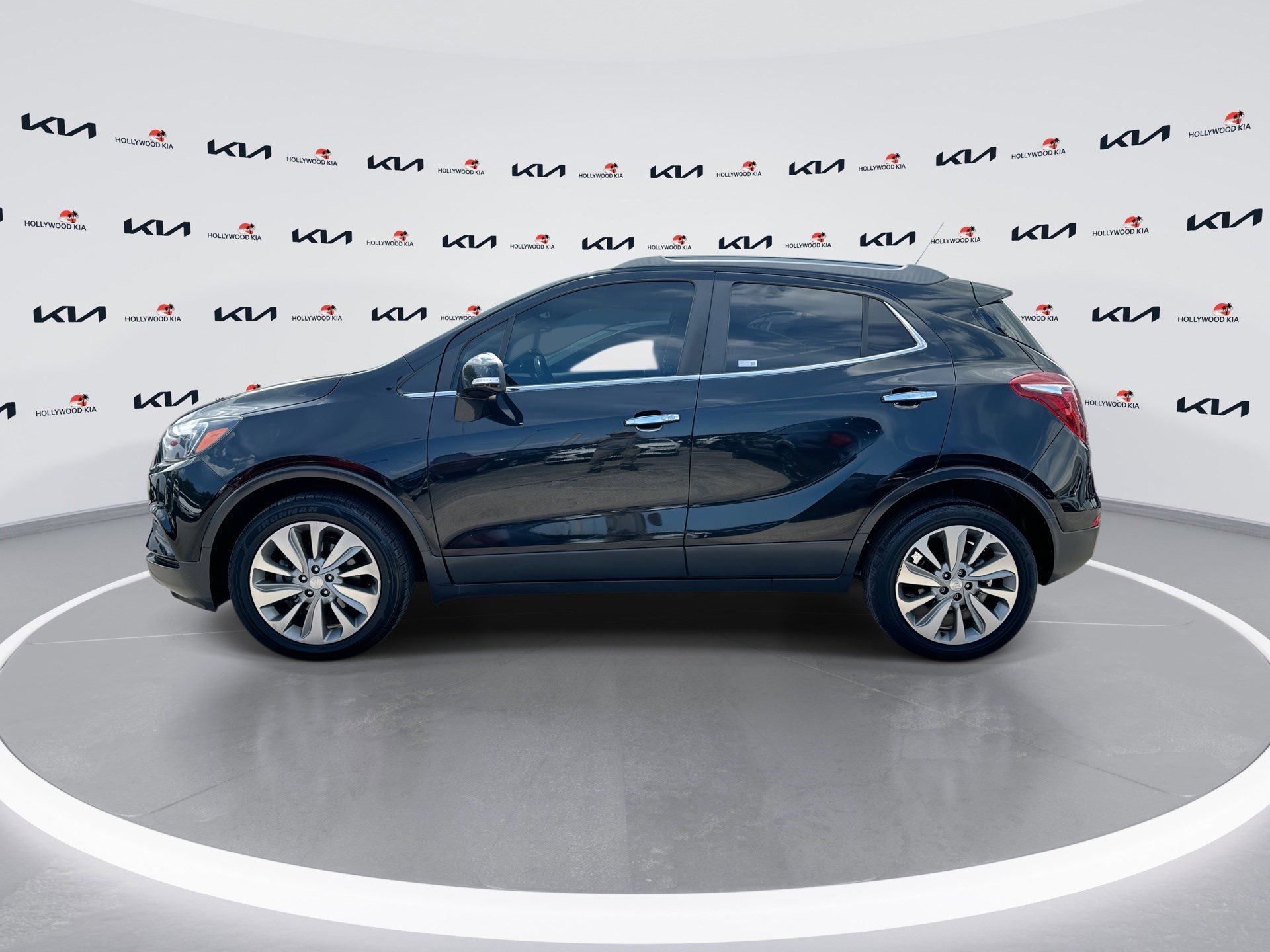 Used 2019 Buick Encore Preferred w/ Safety Package FWD image 5