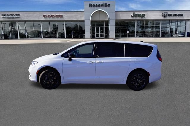 New 2026 Chrysler Pacifica Select AWD/4WD image 6