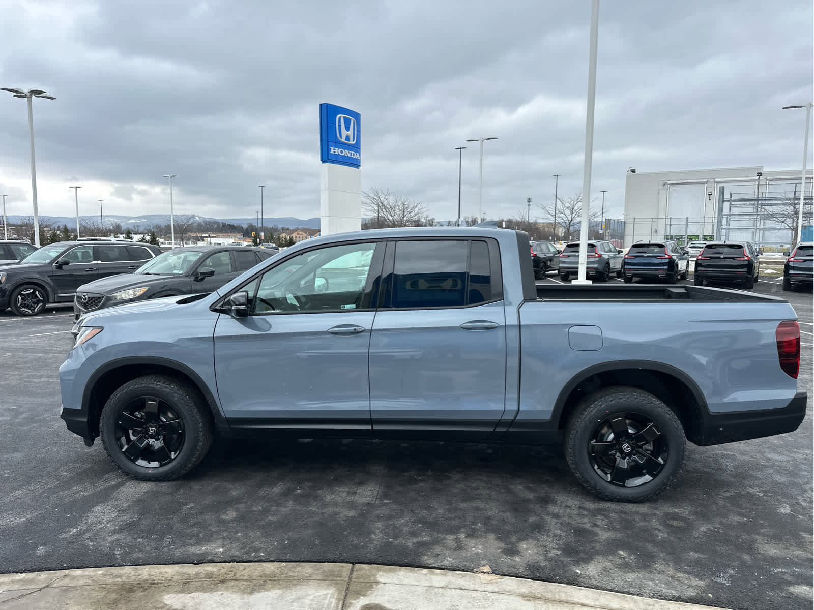 New 2026 Honda Ridgeline Black Edition image 5