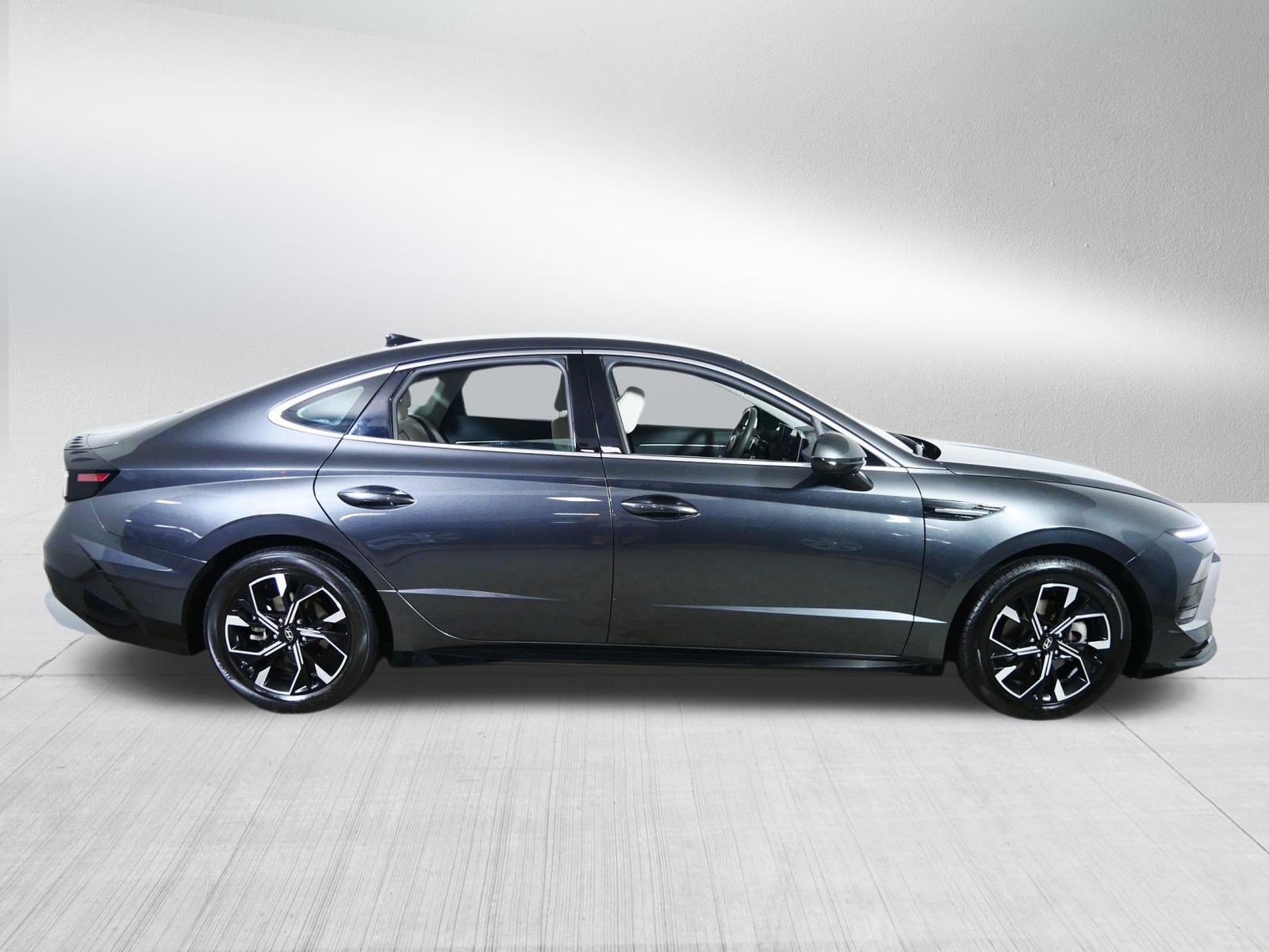 Used 2025 Hyundai Sonata SEL FWD image 8