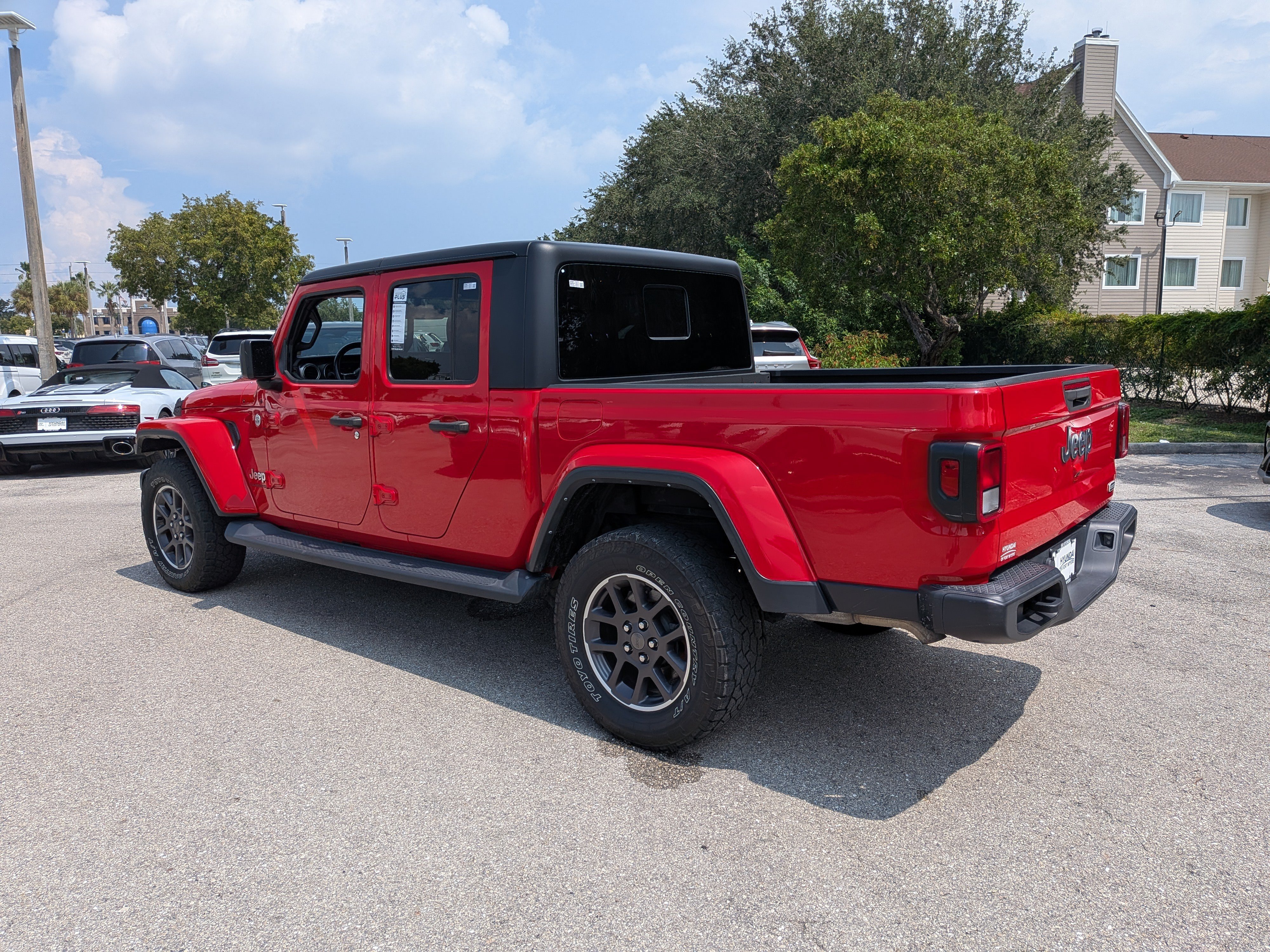 Used 2022 Jeep Gladiator Overland w/ Cold Weather Group AWD/4WD image 6