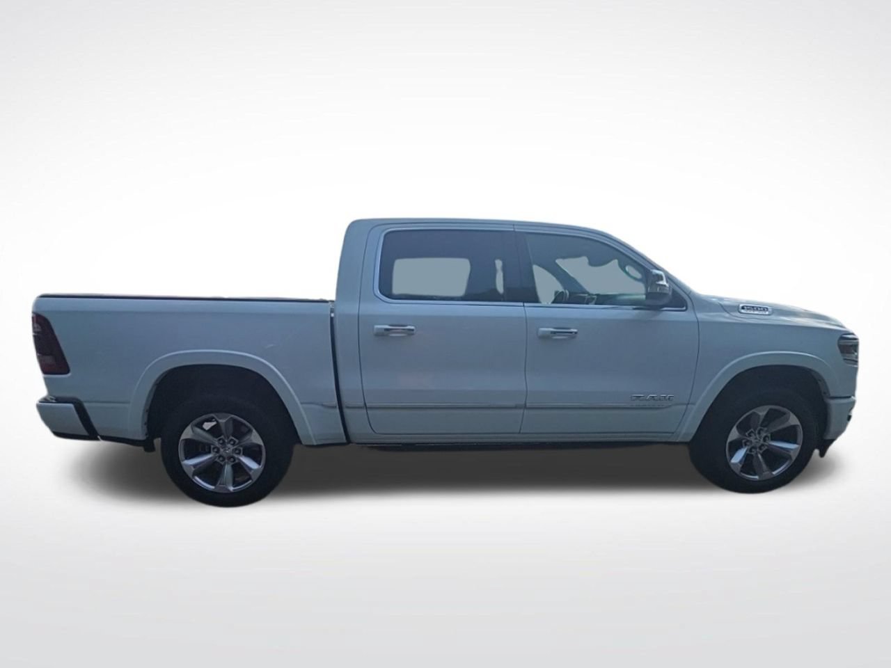 Used 2022 RAM 1500 Limited w/ Body Color Bumper Group RWD image 8