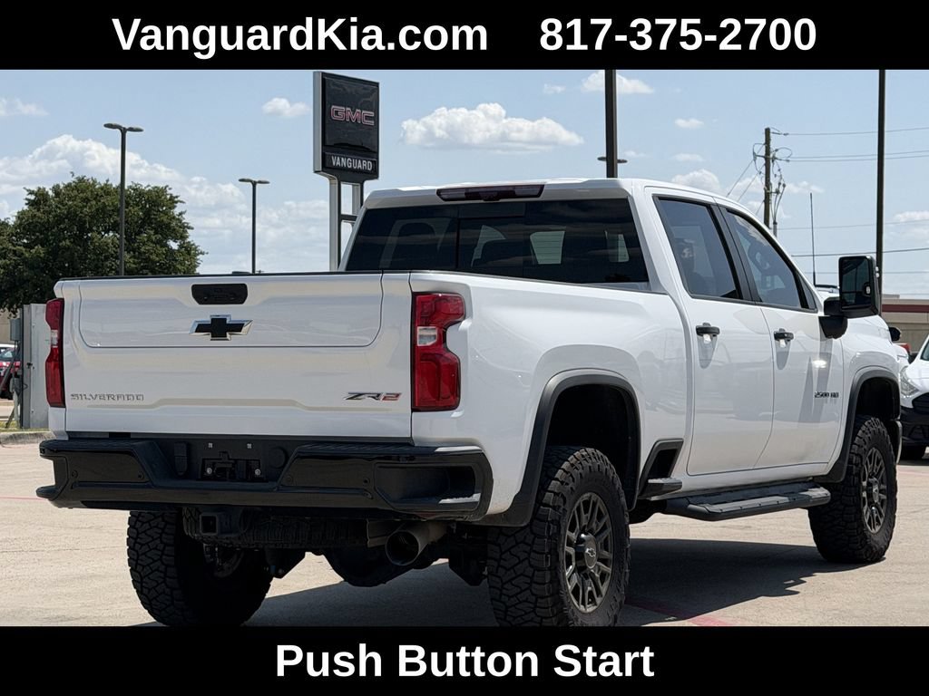 Used 2024 Chevrolet Silverado 2500 ZR2 w/ Technology Package AWD/4WD image 9