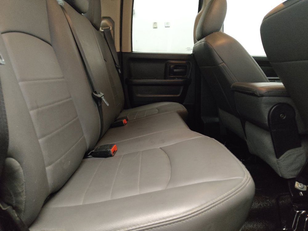 Used 2020 RAM 1500 Tradesman w/ Chrome Appearance Group RWD image 19