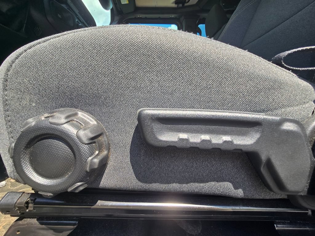 Used 2024 Jeep Wrangler Unlimited Sport AWD/4WD image 19