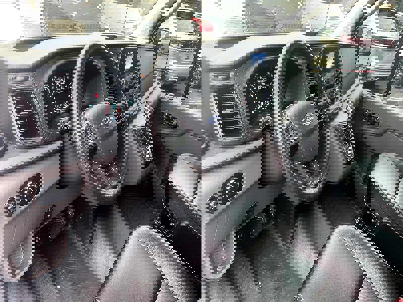 Used 2022 Ford Transit 350 DRW image 8