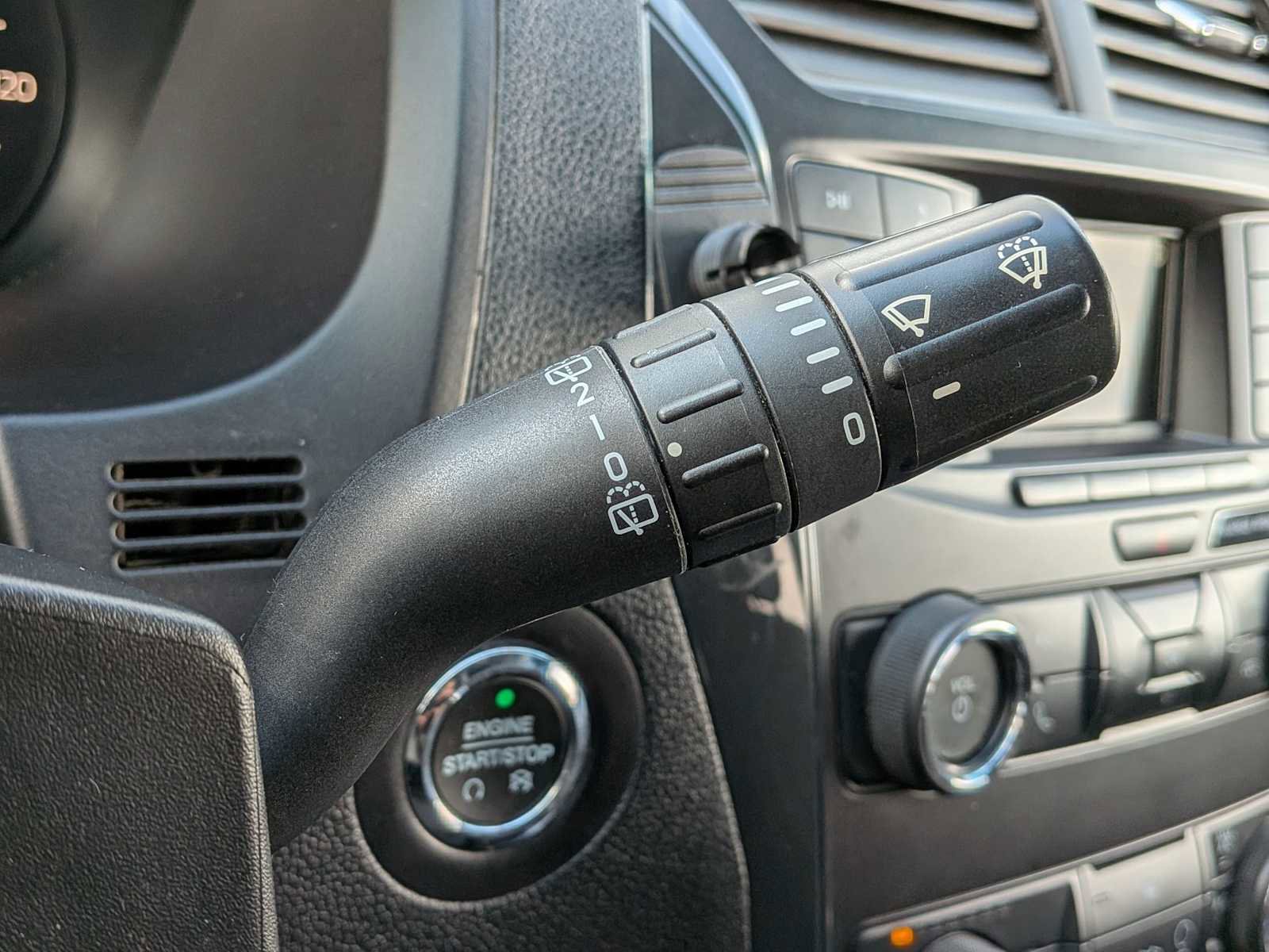 Used 2019 Ford Explorer XLT image 24