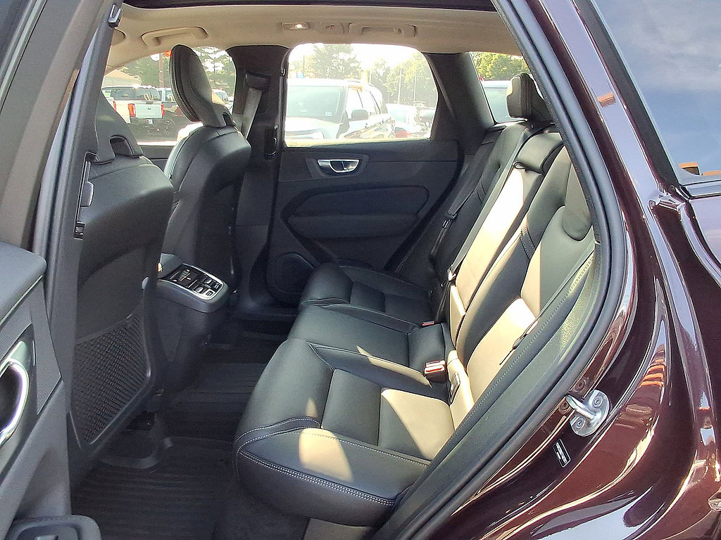 Certified 2025 Ford Explorer Active AWD/4WD image 26