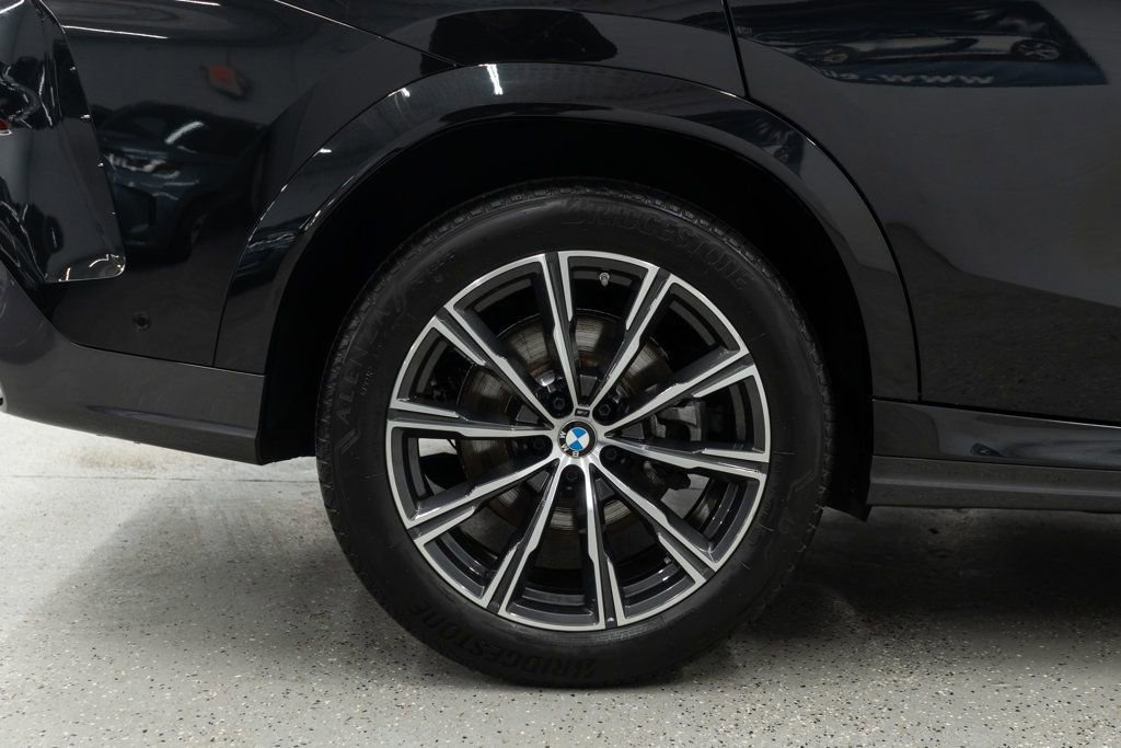Used 2025 BMW X6 xDrive40i w/ Climate Comfort Package image 41