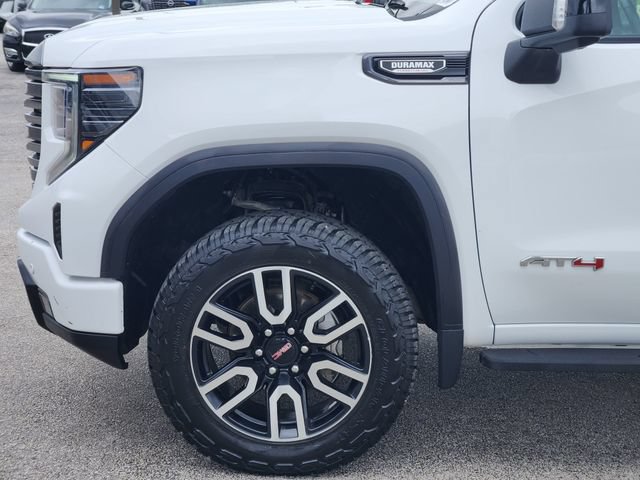 Used 2024 GMC Sierra 1500 AT4 w/ Technology Package AWD/4WD image 5