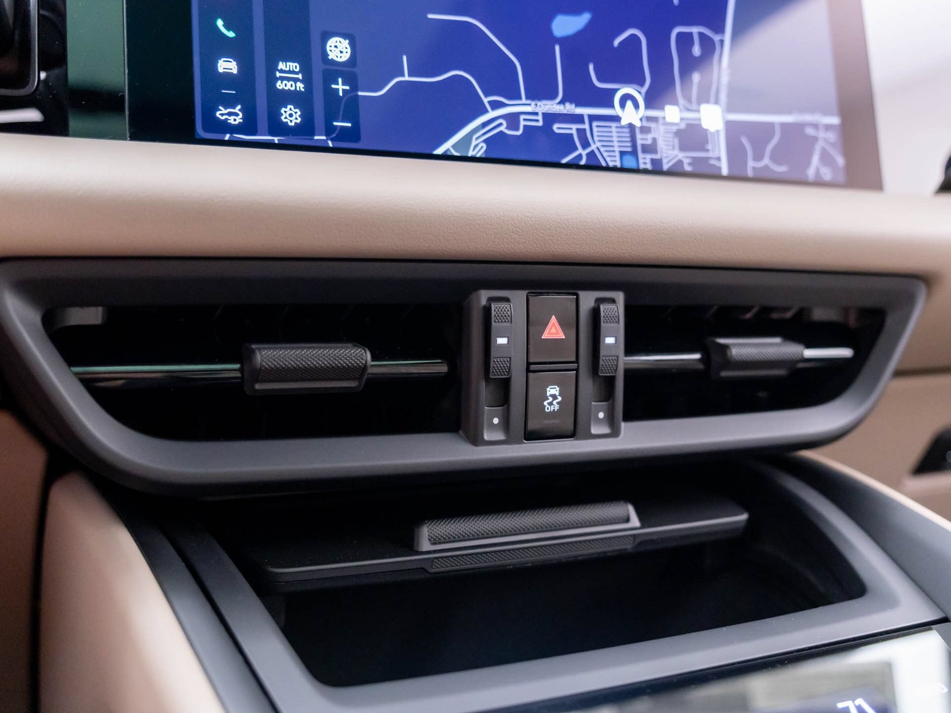 New 2026 Porsche Macan 4 Electric AWD/4WD image 26
