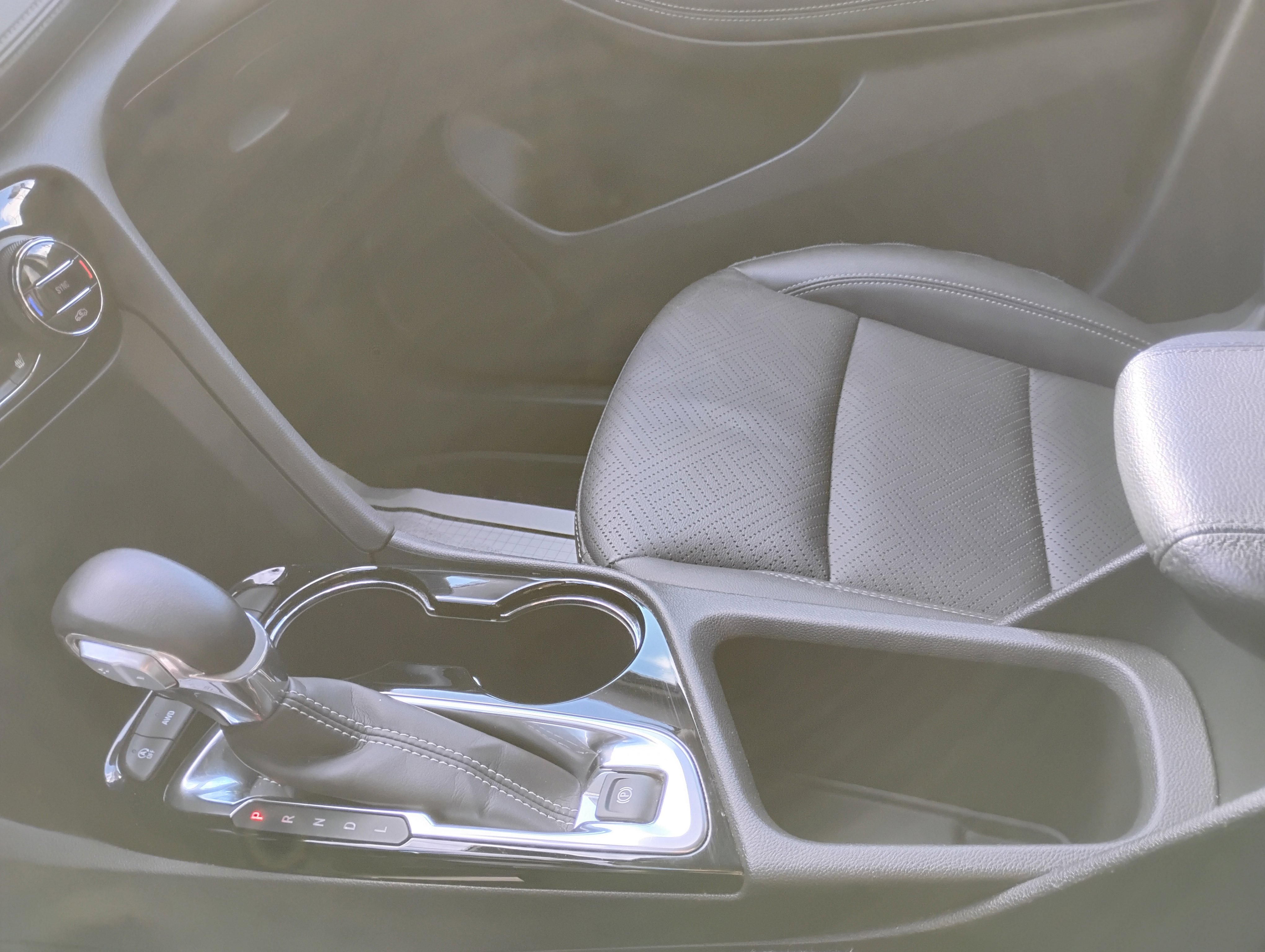 Used 2022 Buick Encore GX Essence w/ Experience Buick Package image 13