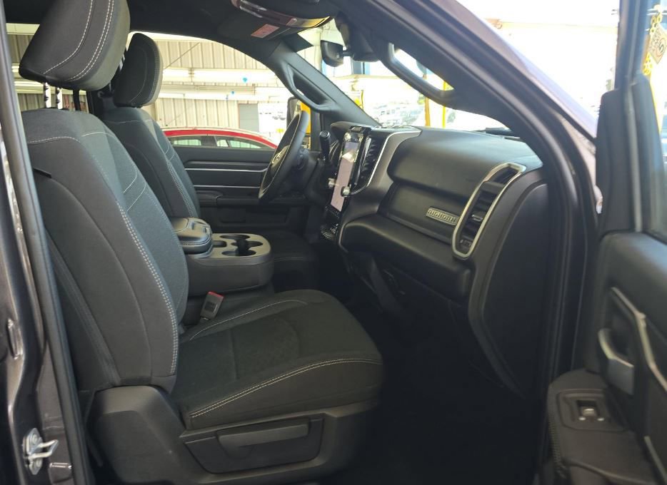 Used 2025 RAM 2500 Big Horn AWD/4WD image 7
