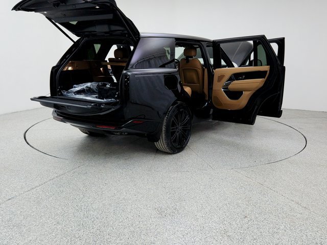 New 2026 Land Rover Range Rover Long Wheelbase SE AWD/4WD image 11