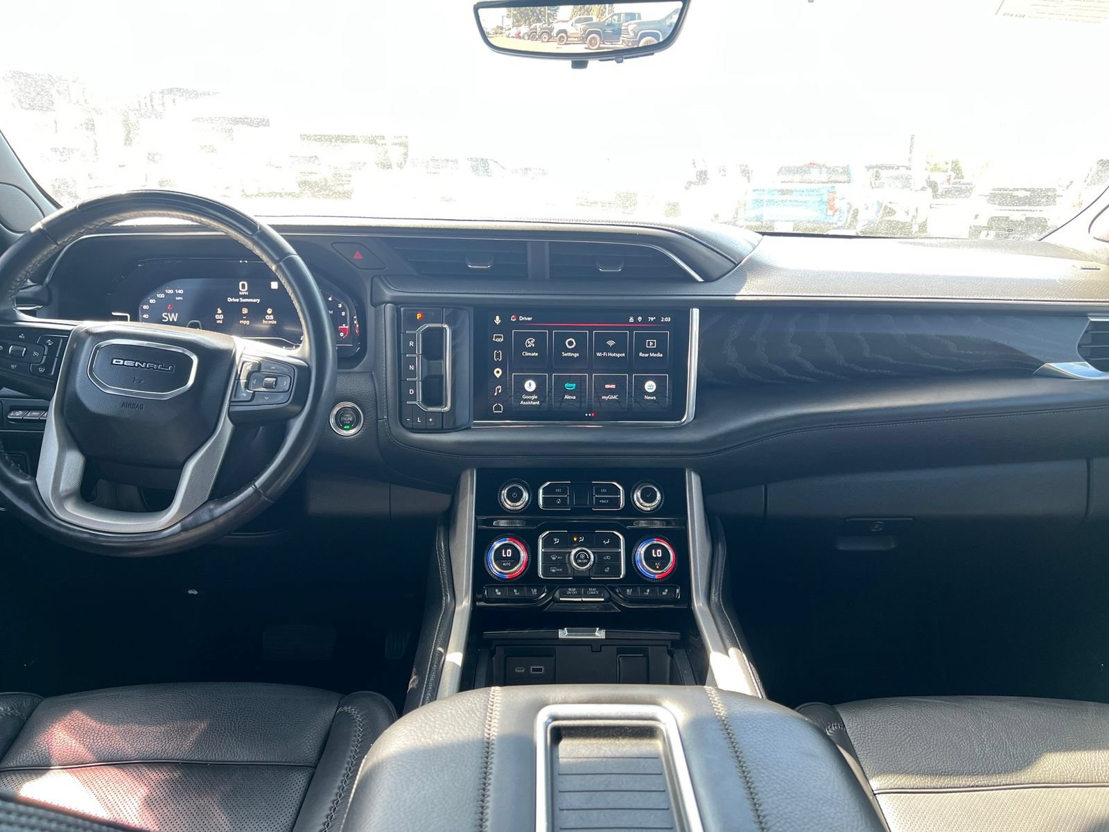 Used 2023 GMC Yukon XL Denali w/ Denali Reserve Package AWD/4WD image 19
