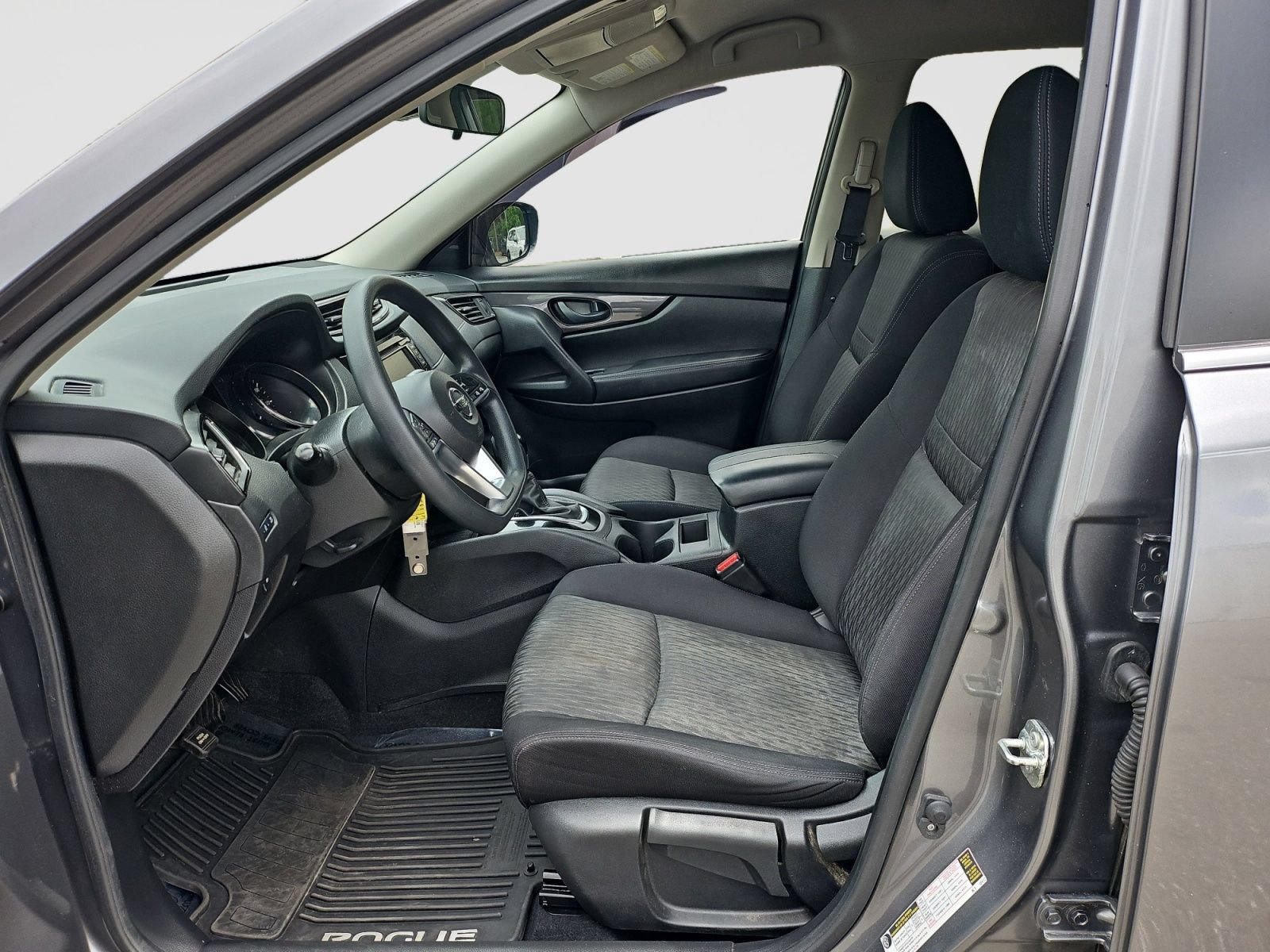 Used 2020 Nissan Rogue S FWD image 21