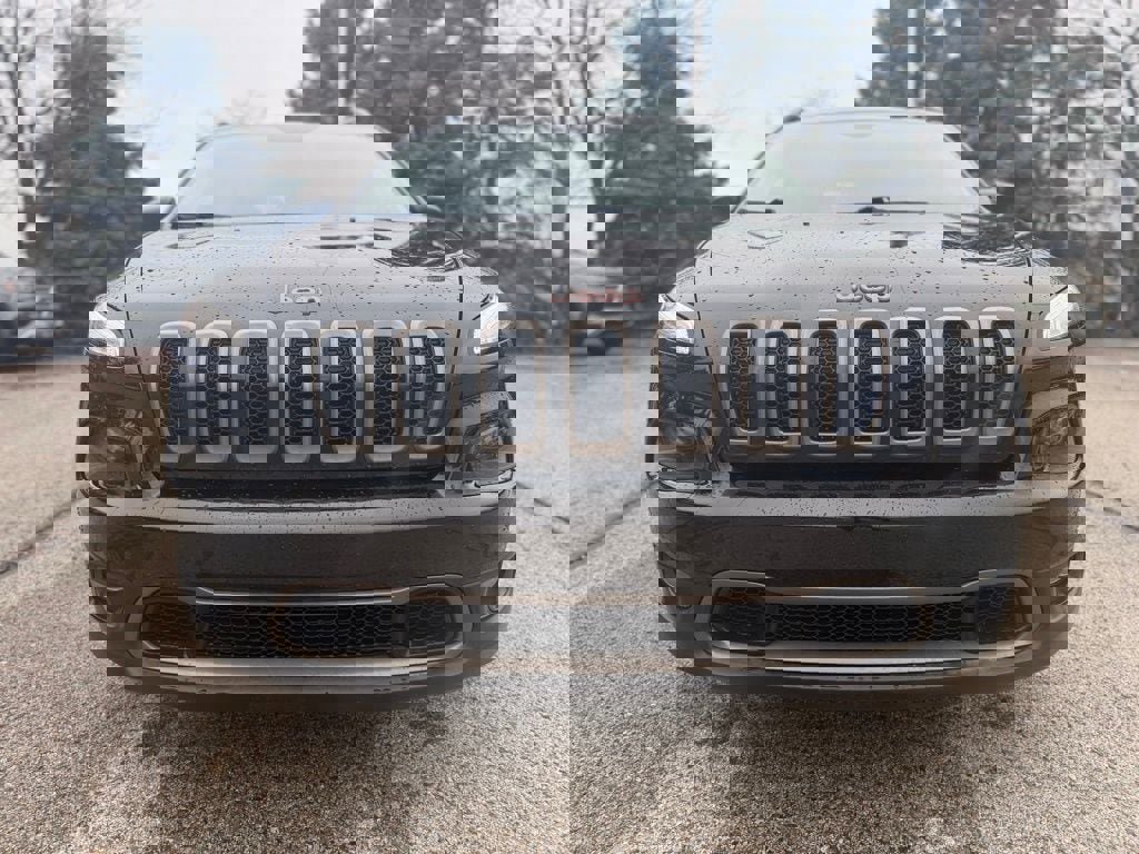 Used 2016 Jeep Cherokee 75th Anniversary image 2