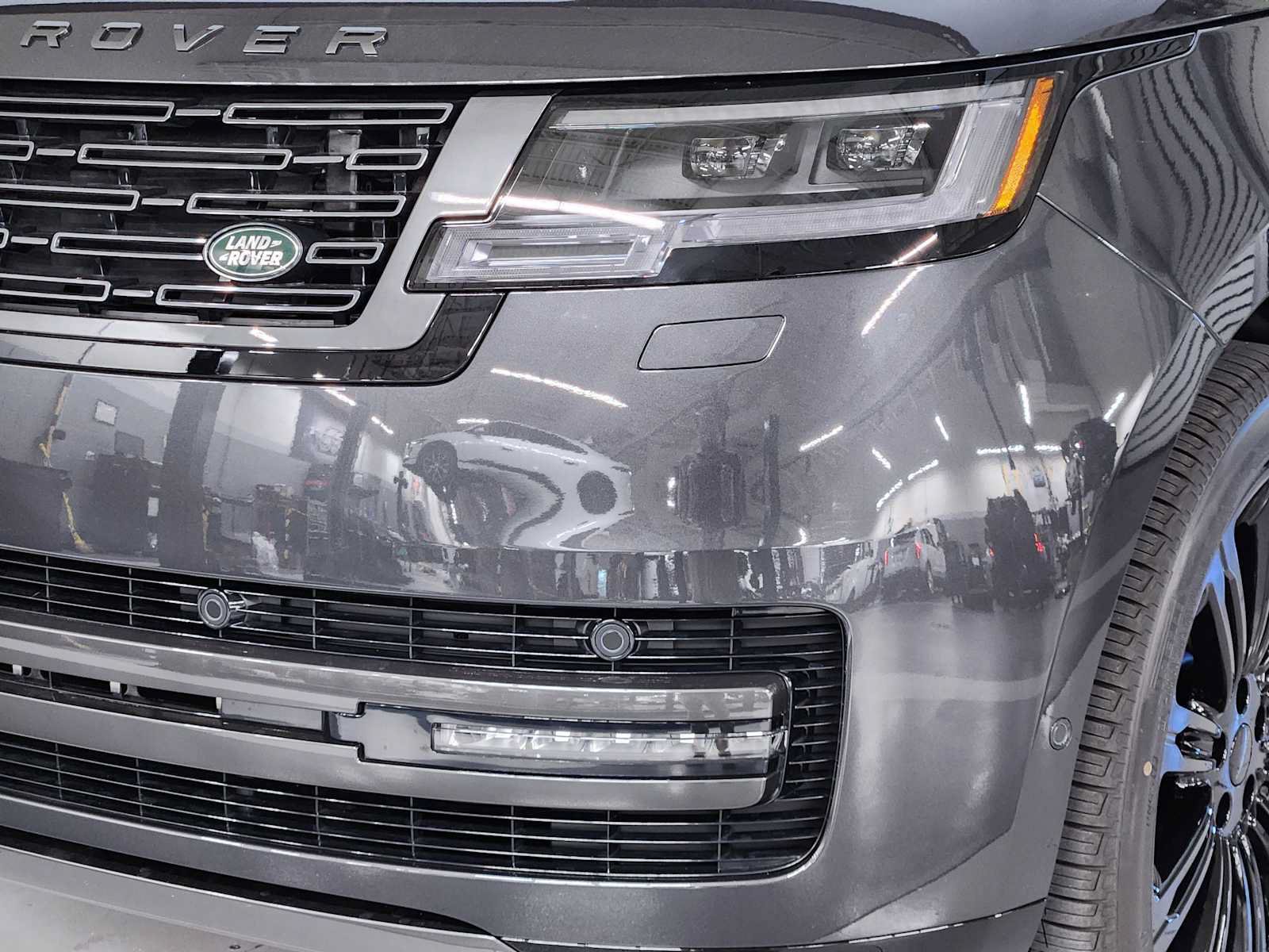 New 2026 Land Rover Range Rover Long Wheelbase SE AWD/4WD image 12