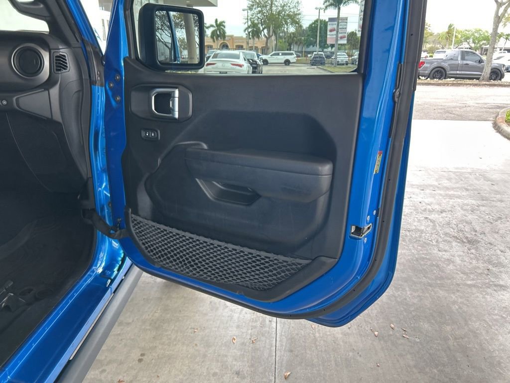 Used 2022 Jeep Gladiator Willys image 26