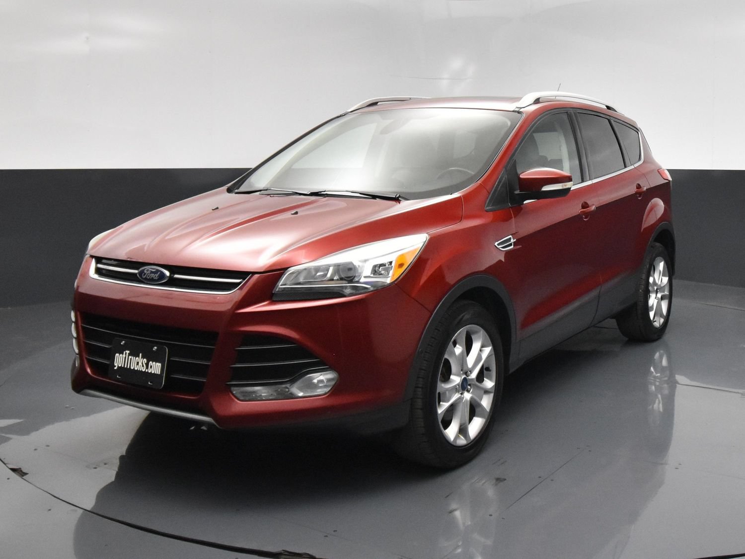 Used 2016 Ford Escape Titanium w/ Equipment Group 301A AWD/4WD image 2