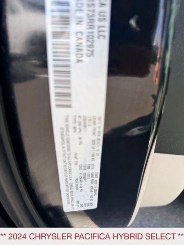 Used 2024 Chrysler Pacifica Limited FWD image 19