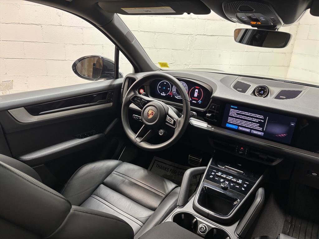 Used 2025 Porsche Cayenne S image 34