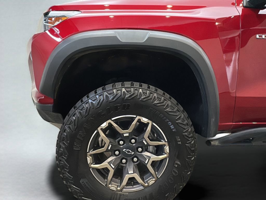 Used 2024 Chevrolet Colorado ZR2 w/ Technology Package image 3