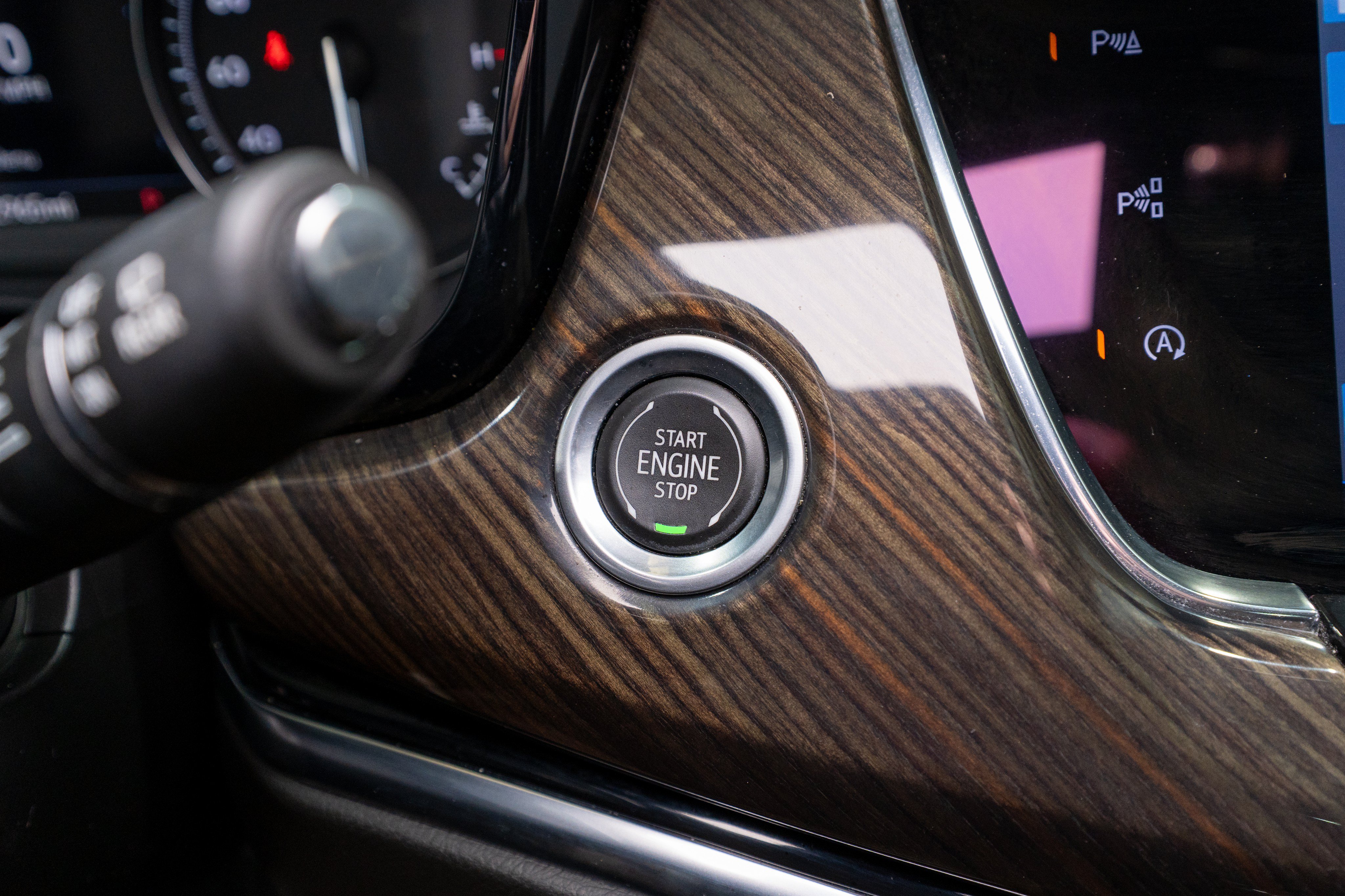 Used 2023 Cadillac XT6 Sport w/ Platinum Package AWD/4WD image 32