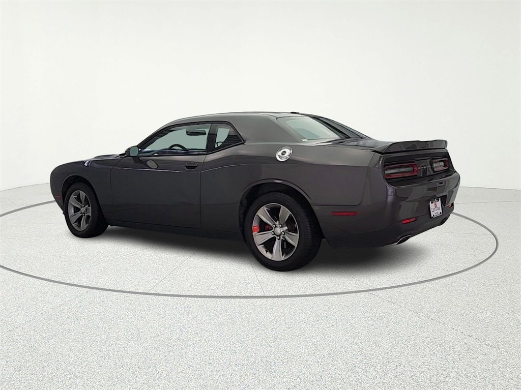 Used 2019 Dodge Challenger SXT image 5