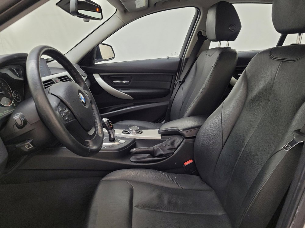 Used 2017 BMW 320i Sedan RWD image 17