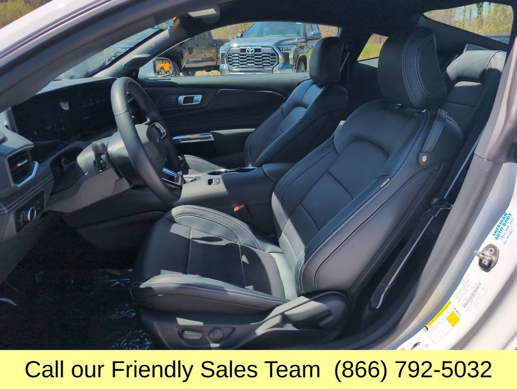 Used 2025 Ford Mustang GT Premium RWD image 11