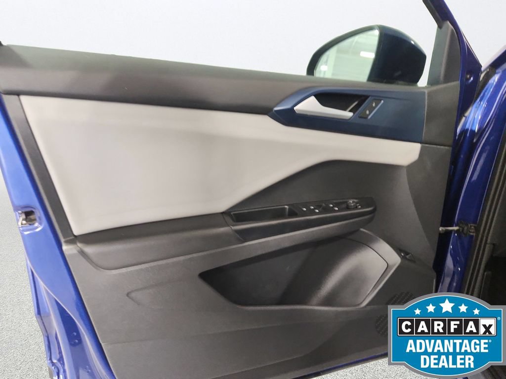 Used 2022 Volkswagen Taos SE FWD image 17