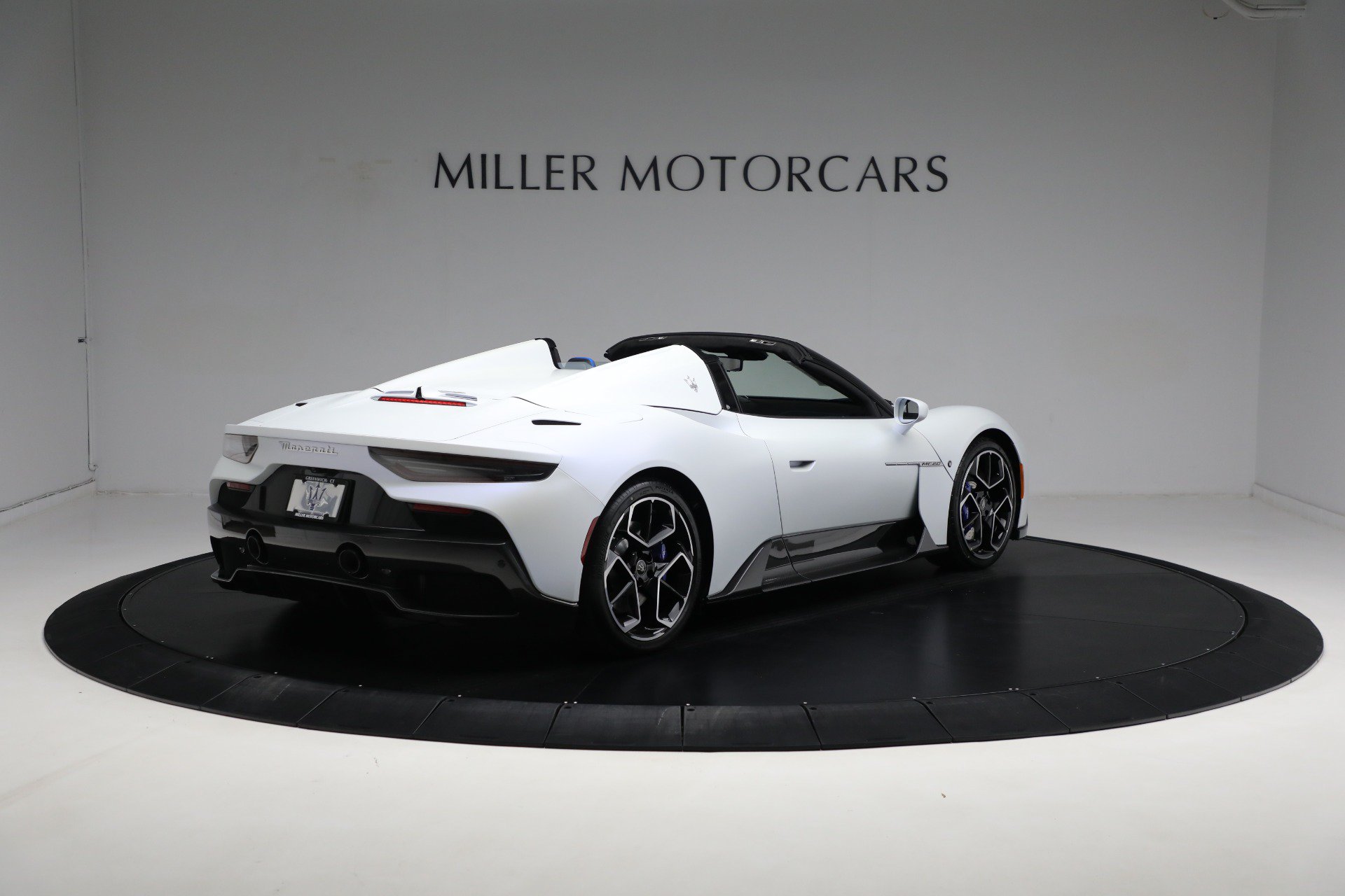 Used 2023 Maserati MC20 Spyder RWD image 11