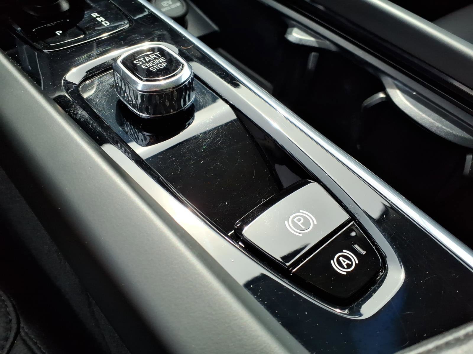 Certified 2023 Volvo XC60 B5 Plus w/ Climate Package AWD/4WD image 21