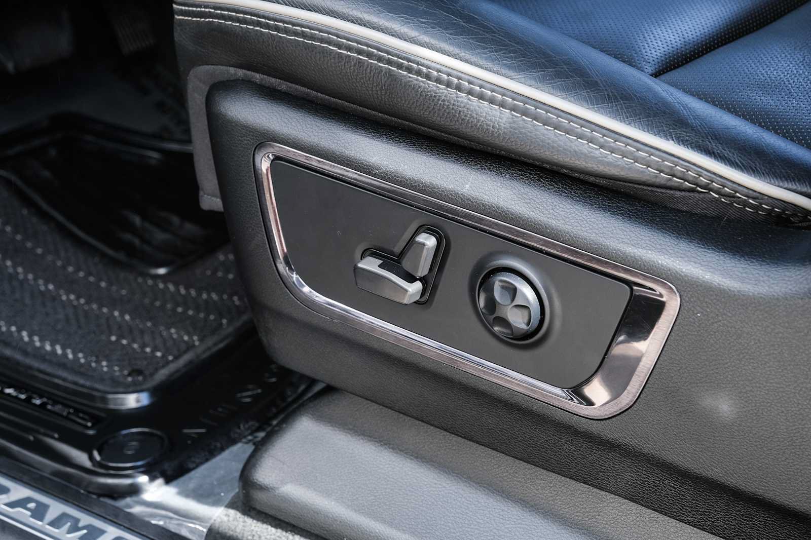 Used 2022 RAM 1500 Limited AWD/4WD image 42