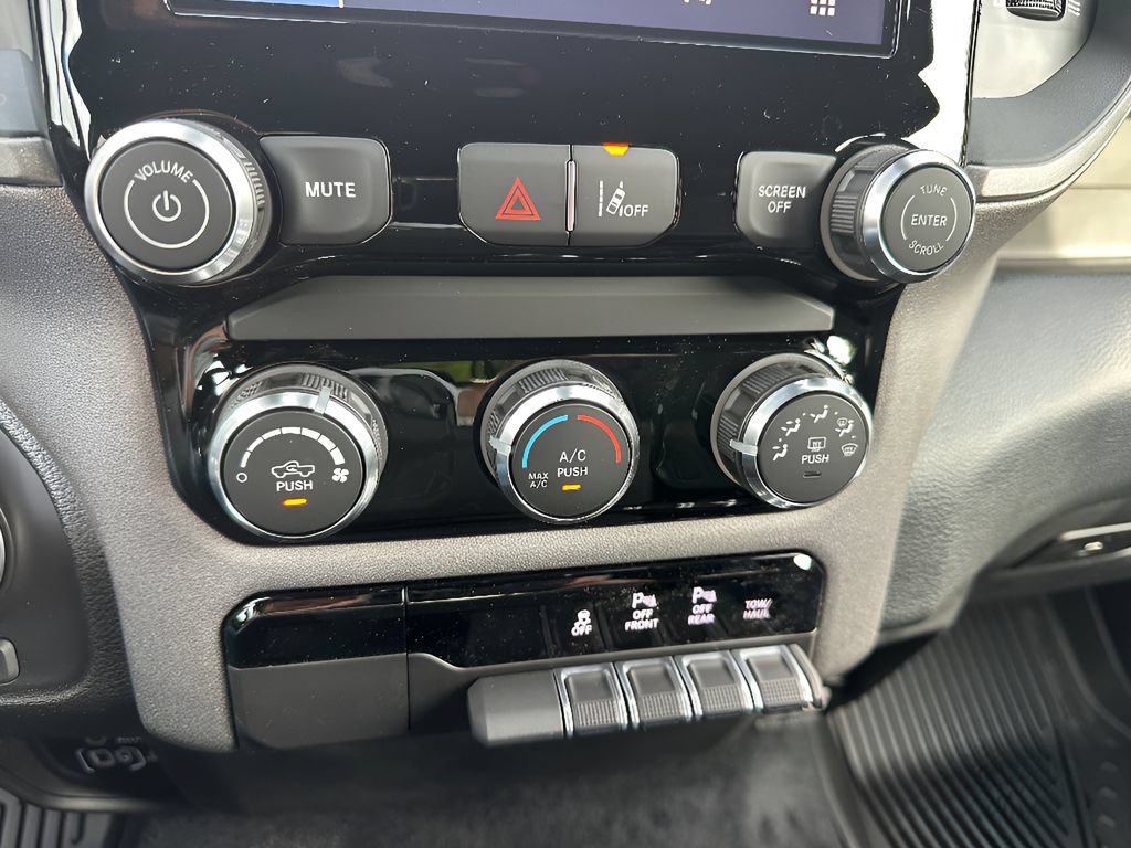 New 2026 RAM 1500 Classic Warlock AWD/4WD image 32
