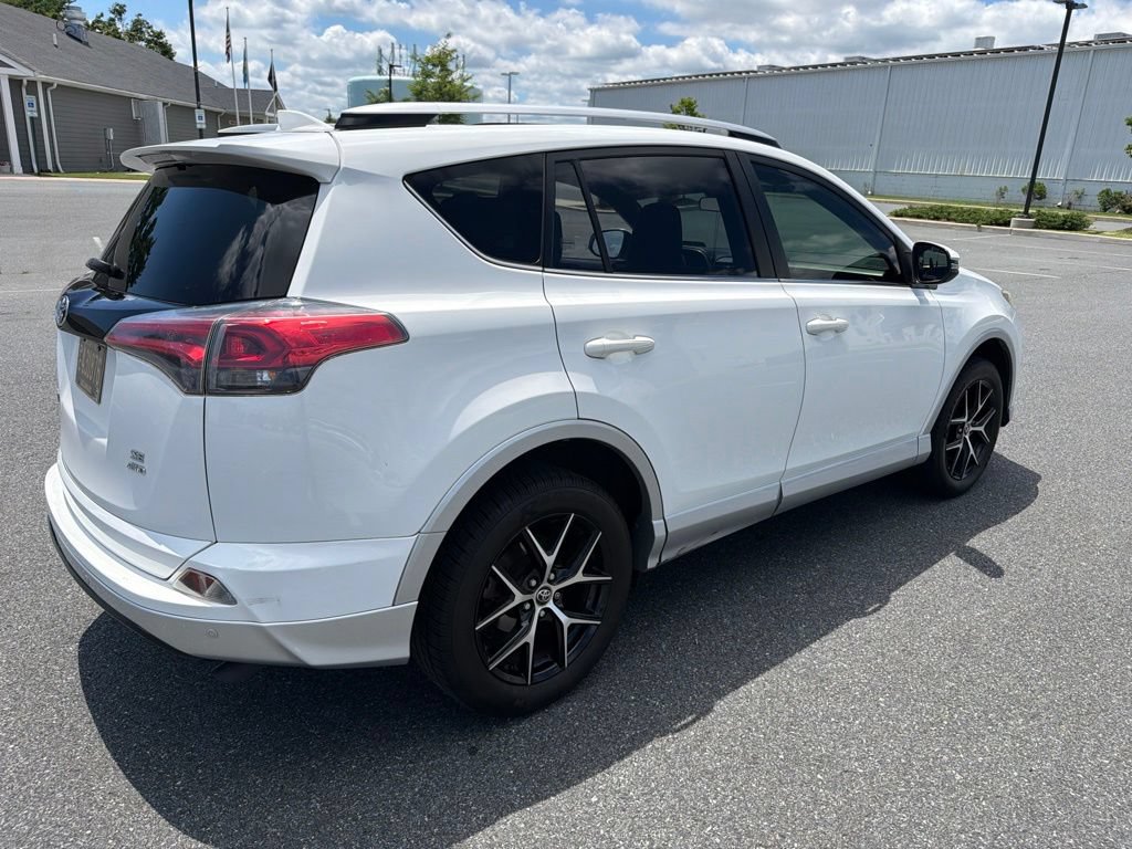 Used 2016 Toyota RAV4 SE w/ Advanced Technology Package AWD/4WD image 5