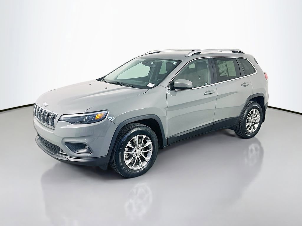 Used 2021 Jeep Cherokee Latitude Plus AWD/4WD image 3