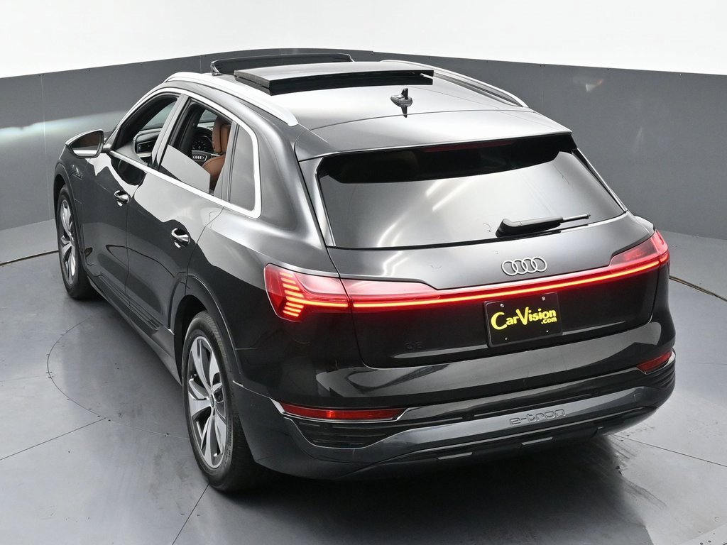 Used 2024 Audi Q8 e-tron Premium Plus image 49