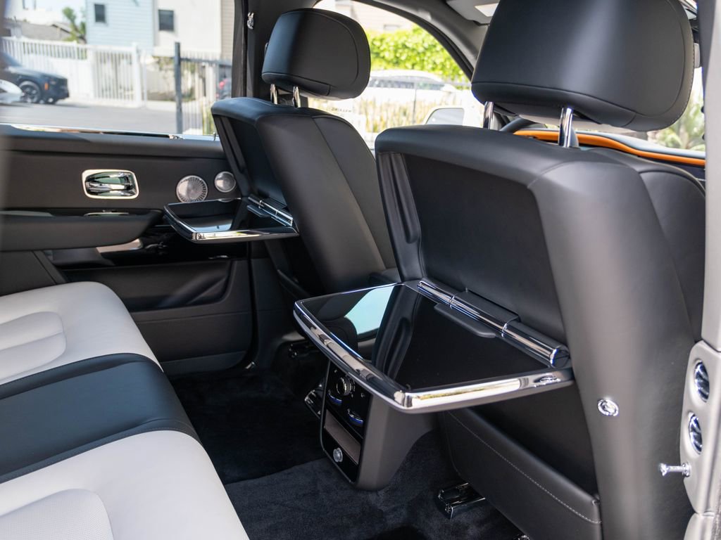 New 2026 Rolls-Royce Cullinan image 35