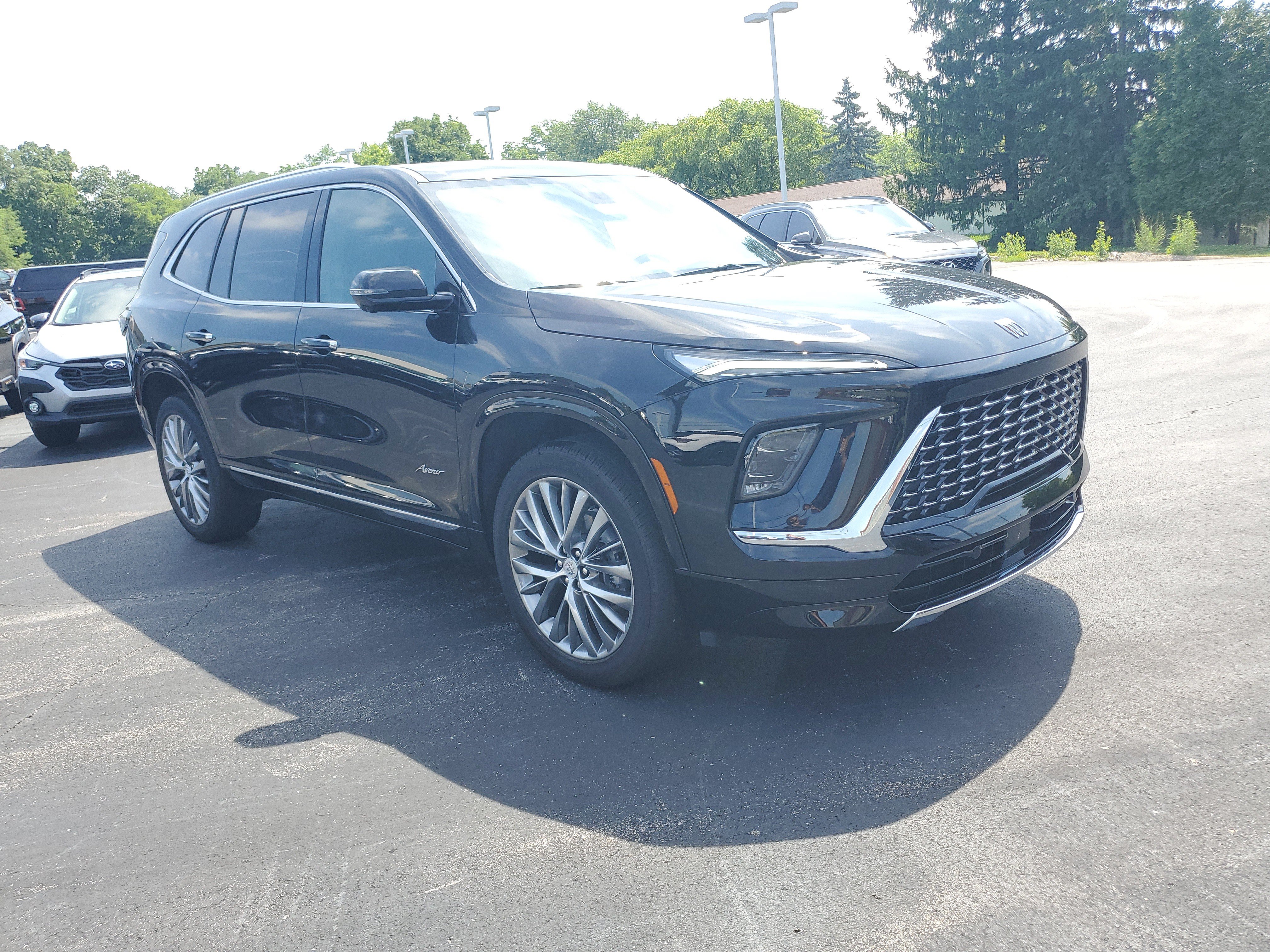 Used 2025 Buick Enclave Avenir w/ Trailering Package, 5000 lbs. AWD/4WD image 4