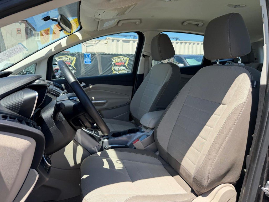Used 2016 Ford C-MAX SE w/ Interior Protection Package FWD image 18