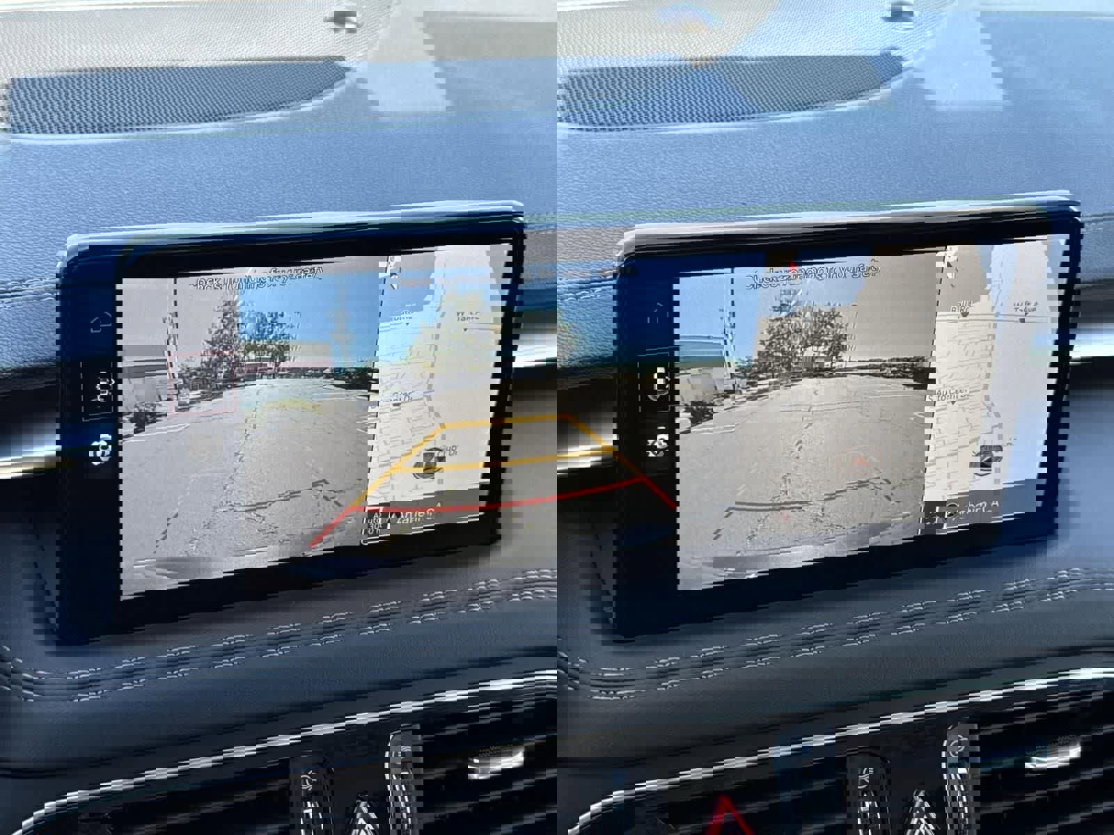 Used 2023 Genesis G70 2.0T image 15